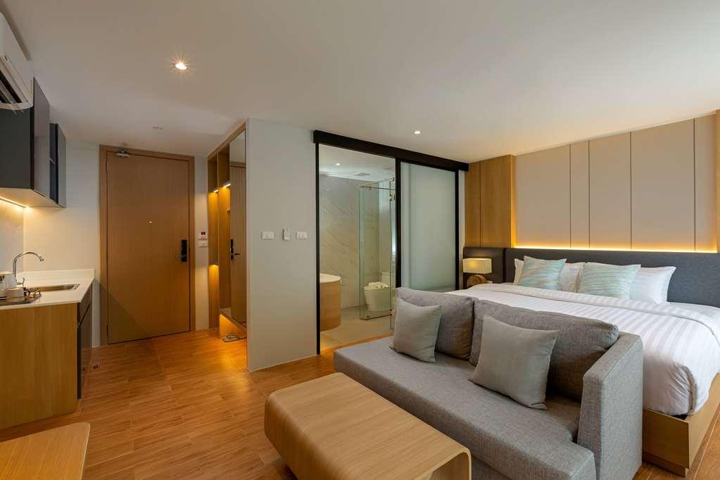 Wyndham Garden Naithon Phuket Hotel Room photo