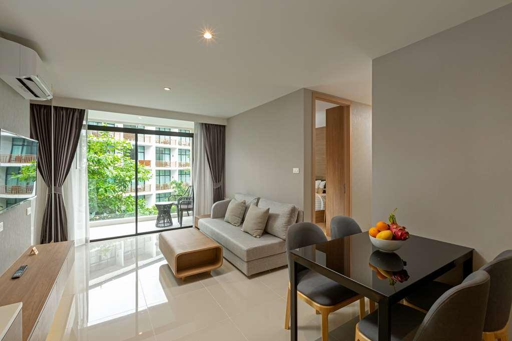 Wyndham Garden Naithon Phuket Hotel Room photo