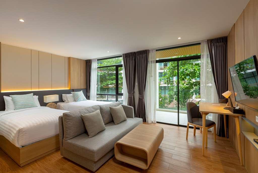 Wyndham Garden Naithon Phuket Hotel Room photo