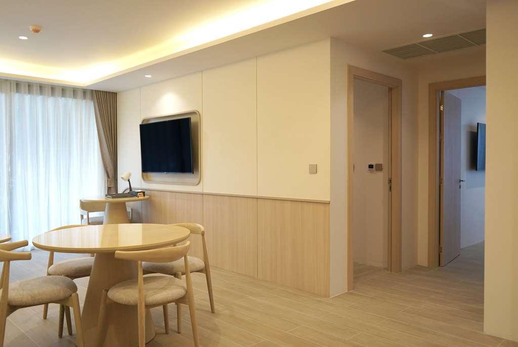 Wyndham Garden Naithon Phuket Hotel Room photo